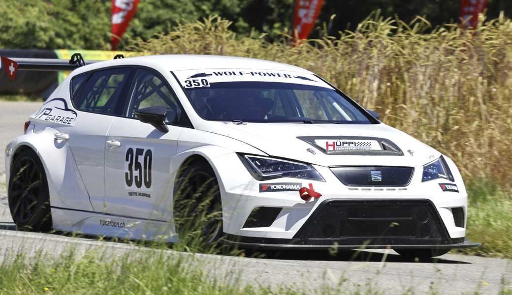 Claudio Eberle im 350 PS starken Seat Leon Cup Racer fährt auf den guten zweiten Rang.