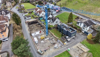 Ein Quartier im Wandel: Baugrube kündet Mehrfamilienhaus an