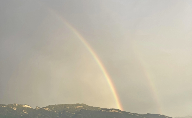 Leserbild: Regenbogen wirft einen Schatten
