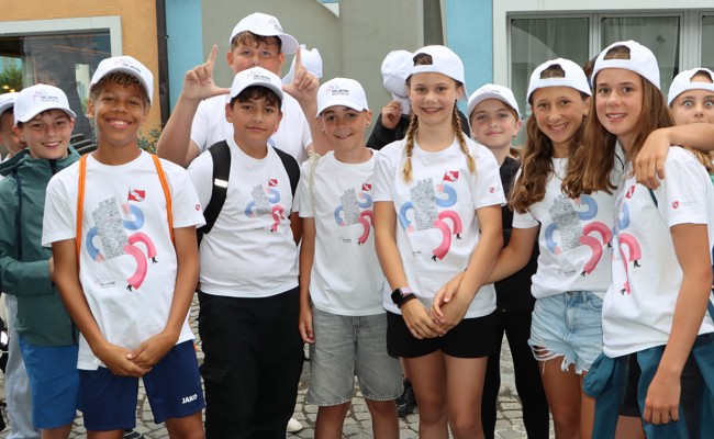Schülerinnen und Schüler eröffnen das Rheinecker Jubiläumsfest