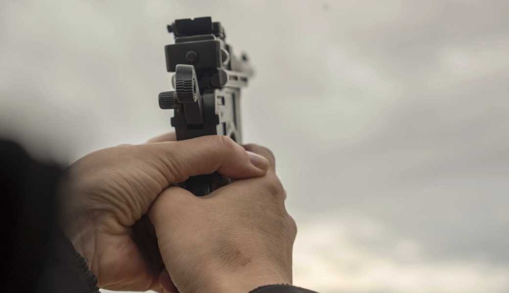 Der 50-Jährige besass für die Waffe und die Munition keine Bewilligung. 