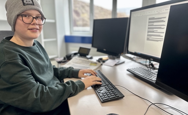 7 Random Questions: Vom Handyverbot an der Schule und dem perfekten Wochenende