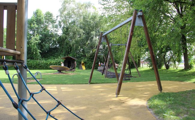Spielplatz von alten Hülsen und Schiessstand-Rückständen befreit