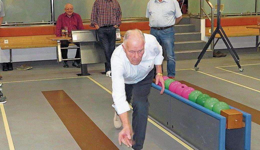 Walter, Ehrenmitglied und Kegelmeister. 