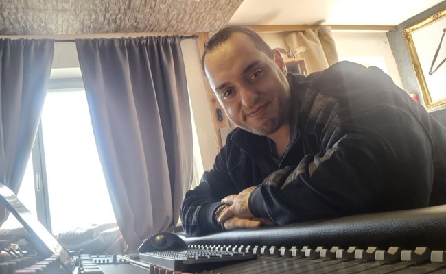 «Wir fühlen nichts mehr»: Rapper Samt über Identität, Echtheit und seinen neuen Song