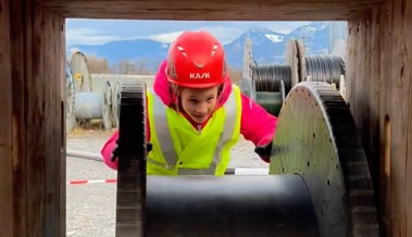 An den  «Power Games» schnuppern Jugendliche spielerisch in den Elektrikerberuf