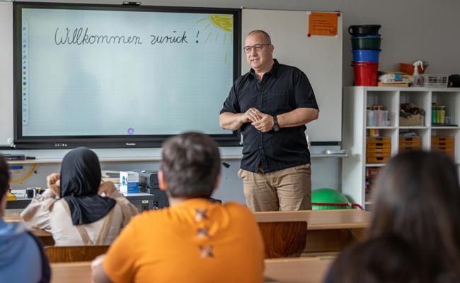 Lehrkräftenotstand an den Schulen: Quereinsteigende zum Lehramtsstudium zulassen