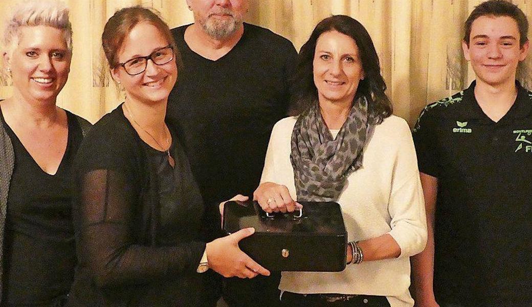 An der HV übernahm Anita Knecht (2. v. l.) von Daniela Wüst das Kassieramt, zudem konnten drei Neumitglieder begrüsst werden. 