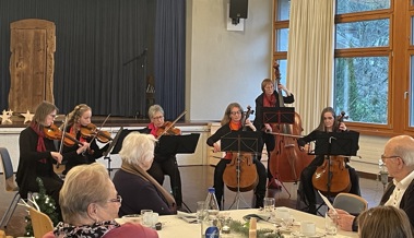 Mit einem musikalischen Weihnachtsstrauss Freude ins Sonntagscafé gebracht