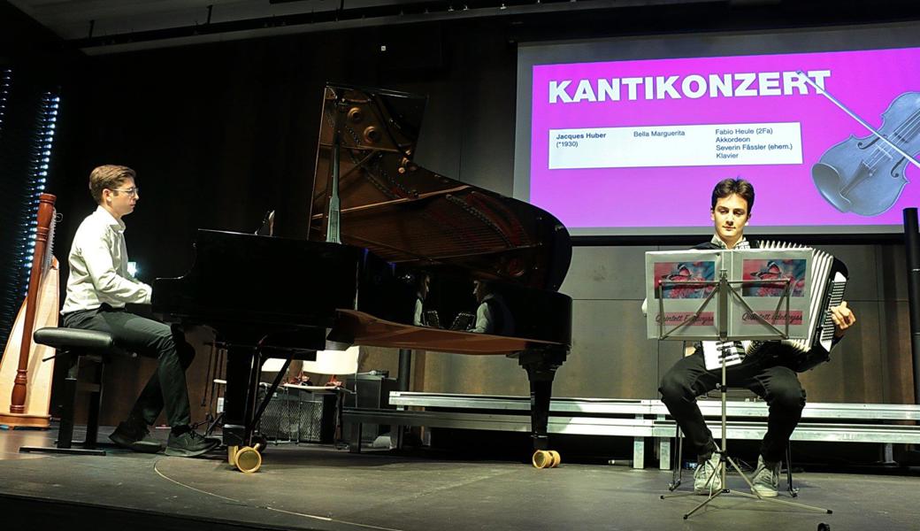 Fabian Heule (sFa) , Akkordeon, und Severin Fässler (ehemaliger), Klavier