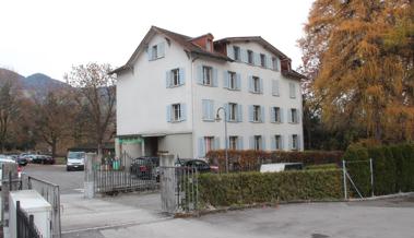 Schule braucht neue Gebäude