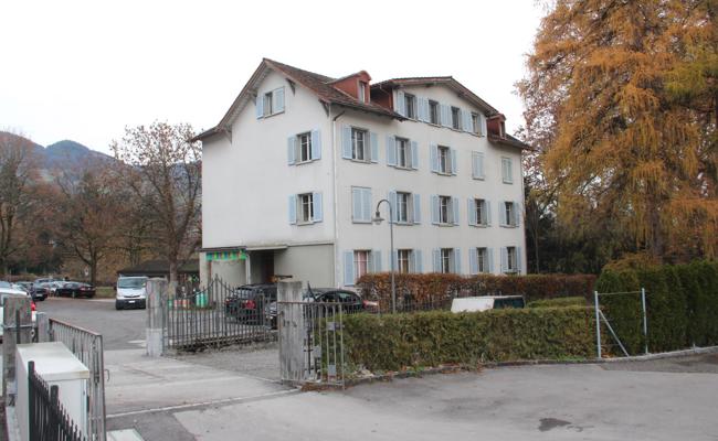 Schule braucht neue Gebäude