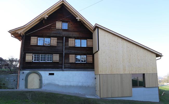 Das gestrickte Haus aus Holz