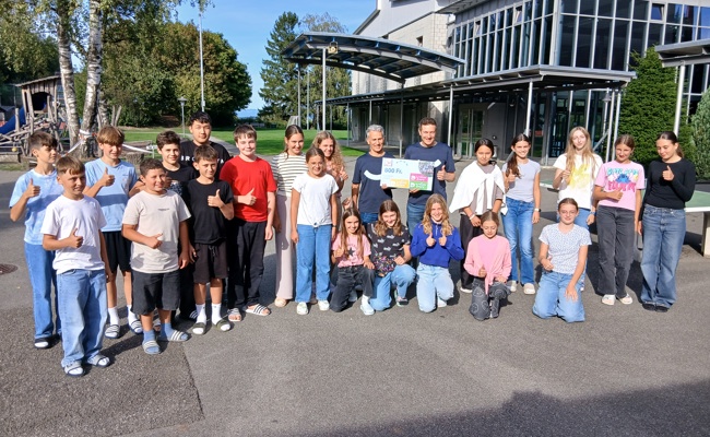 Süssmostverkauf zugunsten A Million Dreams