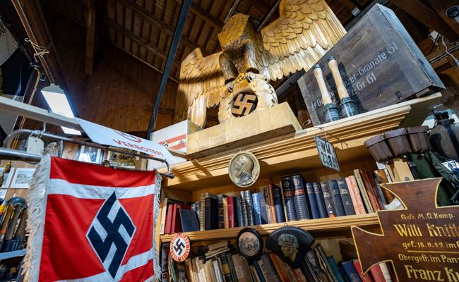 Nazi-Plunder in Brockenhäusern: «Derzeit kaufen die Leute alles, was ein Hakenkreuz draufhat»