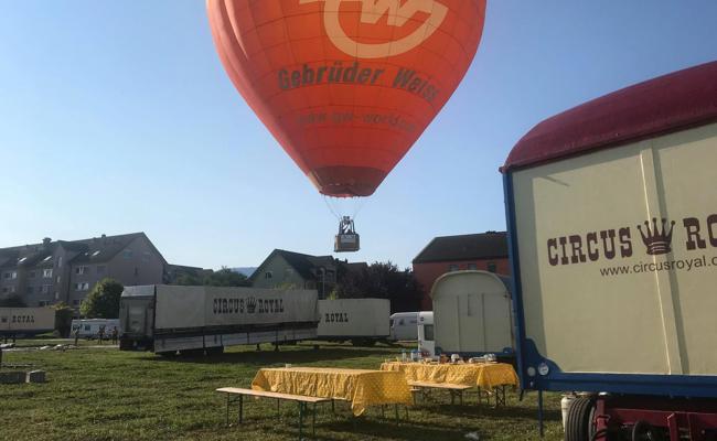 Ballon streifte Zirkuswagen