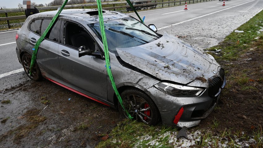 Schwer verletzt nach Selbstunfall: Ein 25-jähriger Autofahrer verliert die Kontrolle auf der A1