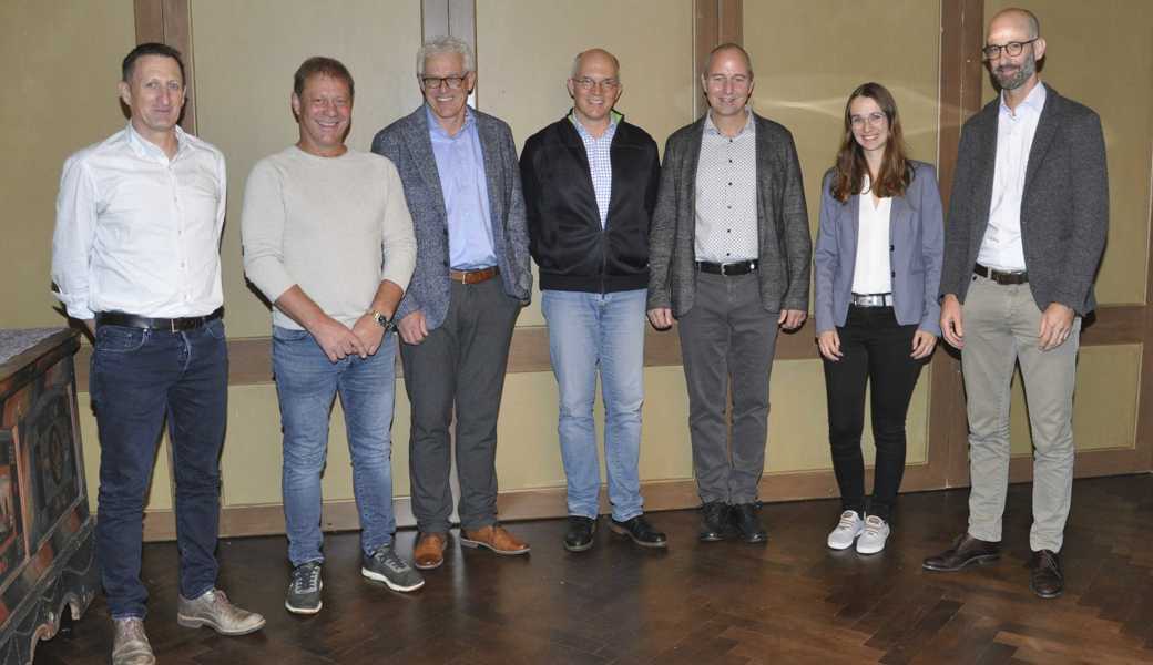 Die Verantwortlichen der Fernheizung Breite AG (v. l.):Verwaltungsrat Hans Städler (Austritt), Betriebsleiter Hanspeter Meier, Geschäftsführer Ruedi Bartholet, Vizepräsident William Canal, Präsident Erich Schmidheiny, Michaela Bucher und Verwaltungsrat Stadtrat Christoph Hanselmann (neu).  Die Verantwortlichen der Fernheizung Breite AG (v. l.):Verwaltungsrat Hans Städler (Austritt), Betriebsleiter Hanspeter Meier, Geschäftsführer Ruedi Bartholet, Vizepräsident William Canal, Präsident Erich Schmidheiny, Michaela Bucher und Verwaltungsrat Stadtrat Christoph Hanselmann (neu).