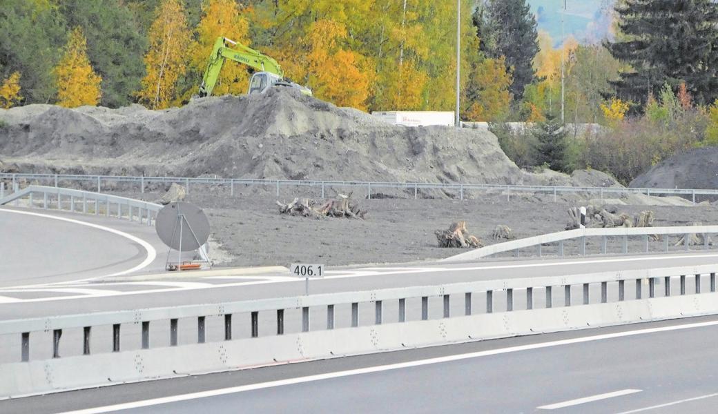 Den vorübergehend als Installationsfläche genutzten Boden bei den Autobahnknoten St. Margrethen (Bild) und Buriet bekommt die Natur zurück.