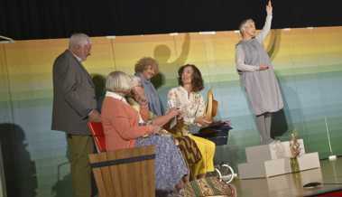 Seniorentheater St. Gallen begeisterte mit Stück über Sinn des Lebens