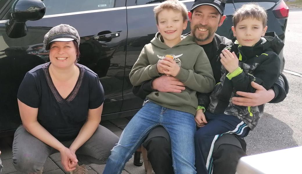 Isabelle und Rodrigo Angst wollen mit ihren Söhnen Raphael (links) und Levin in den nächsten Weihnachtsferien nach Brasilien reisen. Die Jahreszeiten verlaufen dort umgekehrt: Momentan herrschen im Bundesstaat Rio Grande do Sul kühle Temperaturen.