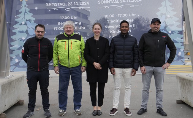 Das Novembermärtli auf dem Dorfplatz läutet die Vorweihnachtszeit ein