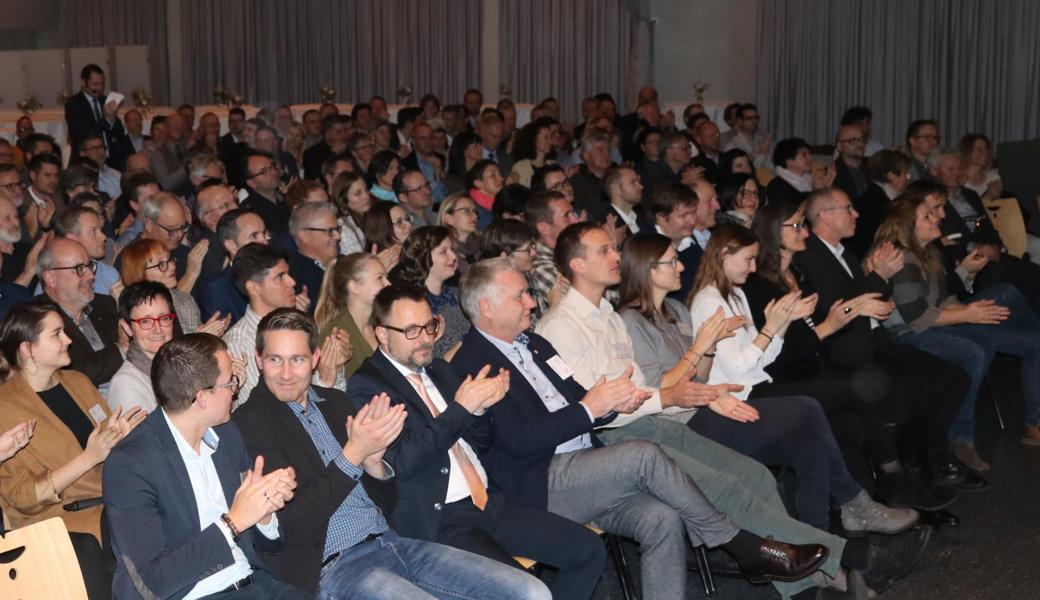 Über 300 Personen verfolgten die Schilderungen vom ehemaligen Skirennfahrer, wie es sich anfühlte, den Hundschopf zu fahren.  