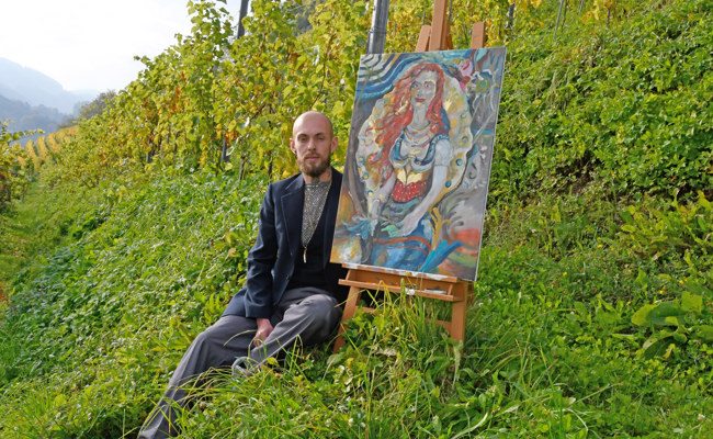 Einst auf dem Laufsteg, heute im Malatelier: Ein Model entdeckt die Ruhe der Reben