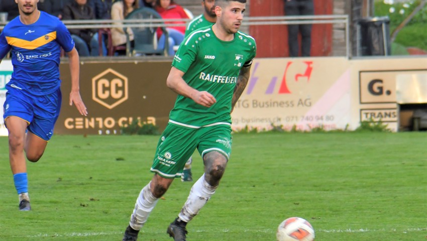 Der FC Rebstein (mit Simon Schranz) hat in der Hinrunde oft gut gespielt, sich für diese Leistungen aber zu wenig belohnt. Der FC Rebstein (mit Simon Schranz) hat in der Hinrunde oft gut gespielt, sich für diese Leistungen aber zu wenig belohnt.