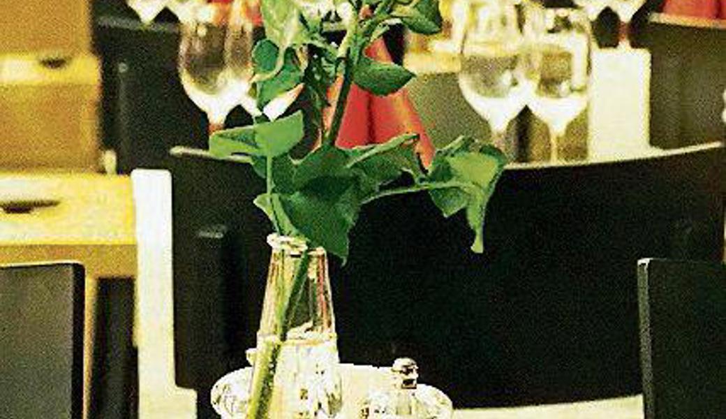 Rote Rosen – rote Servietten: prägnante Symbole der SP.