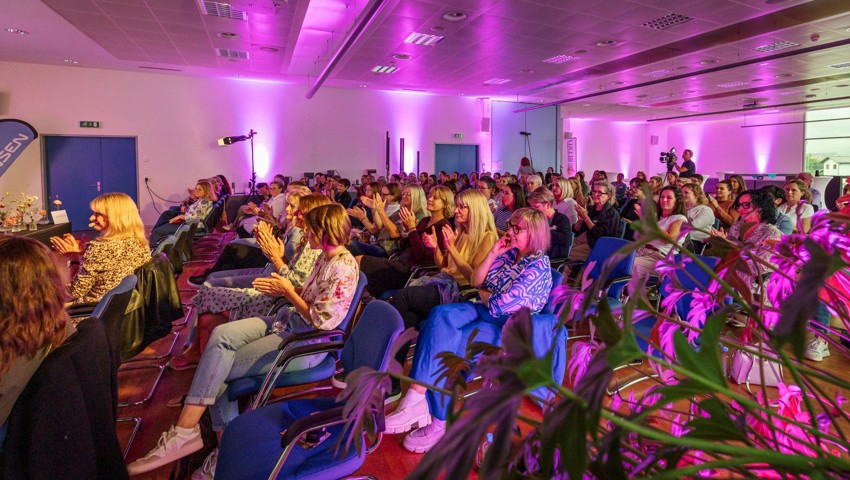 90 Frauen liessen sich am UR-Event von den interessanten Gesprächen begeistern.