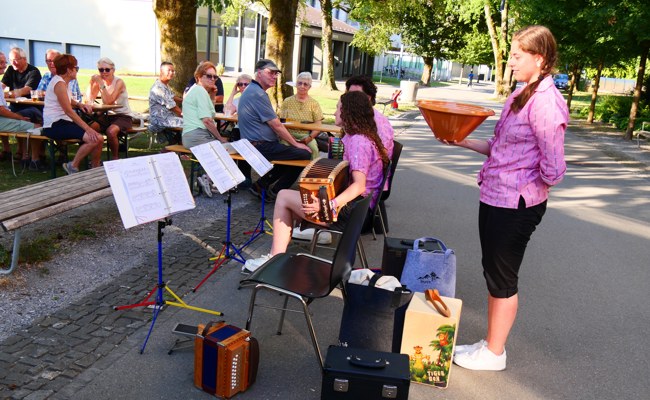 Zweiter Iglu-Anlass - Geselligkeit, Musik und Genuss am Kirchweg