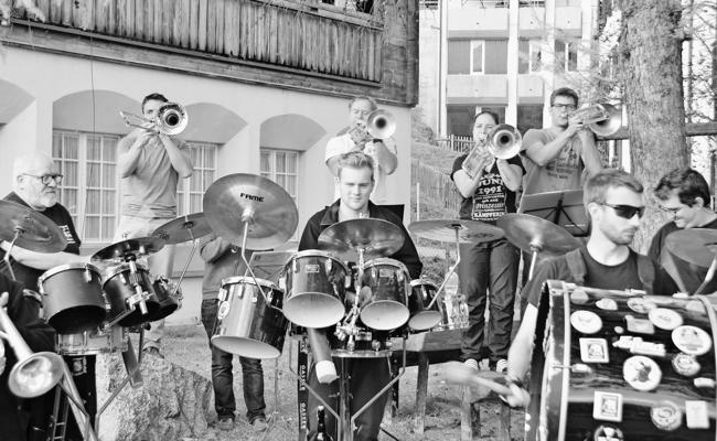 Guggenmusik Wolfshüüler übte im Prättigau