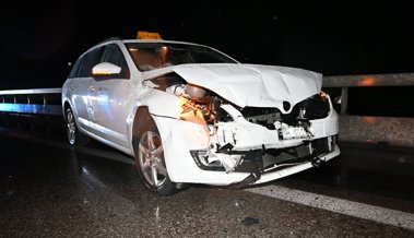 A13: Auf einen Unfall folgt ein zweiter – Polizei sucht roten Renault