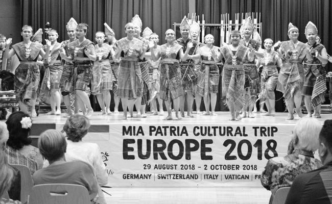 Kulturelle Vielfalt Indonesiens gezeigt