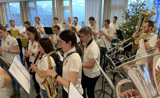 Stadtmusik gab an  Silvester an drei Orten ein Ständli