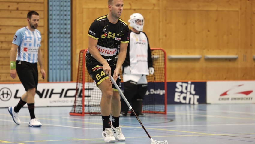 «Ich bin ein Offensivverteidiger, der gern das Spiel von hinten heraus dirigiert», sagt Lukas Veltsmid über sich selber. «Ich bin ein Offensivverteidiger, der gern das Spiel von hinten heraus dirigiert», sagt Lukas Veltsmid über sich selber.