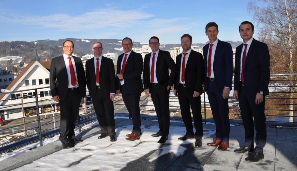 Freude über ein Rekordergebnis 2018: (v. l.): Oswald Wetli (RB Unteres Rheintal), Reto Zellweger (RB Berneck-Au), Thomas Haas (RB Mittelrheintal), Andreas Schmid (RB Diepoldsau-Schmitter), Patrick Windler (RB Marbach-Rebstein), Norbert Lüchinger (RB Oberes Rheintal) , Roland Kläger (Leiter Investment Solutions RB Schweiz). 
