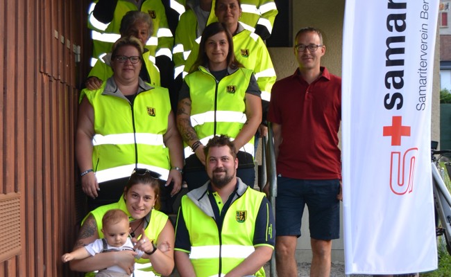 Neue Jacken für den Samariterverein