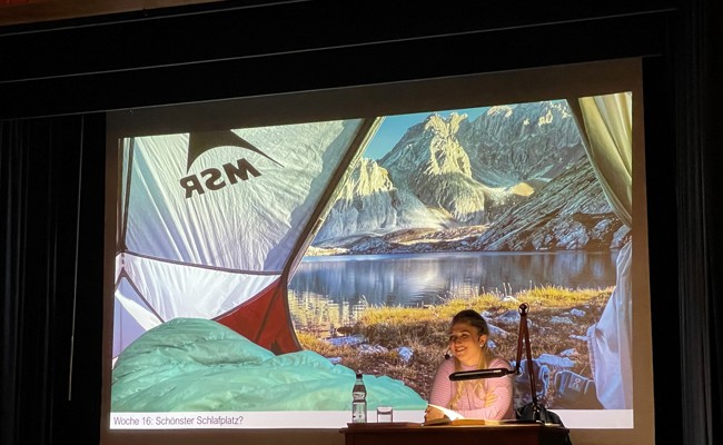 Christina Ragettli erzählt von ihrer Wanderung über 100 Bergpässe