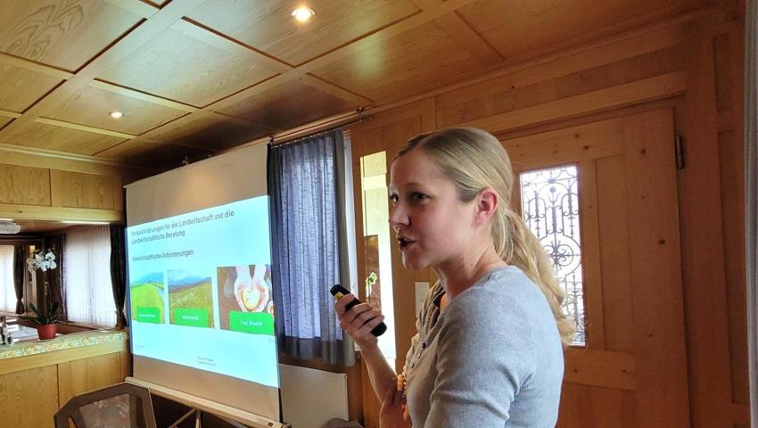 Daniela Büchel informierte über die künftige Ausrichtung der Agrarpolitik. Daniela Büchel informierte über die künftige Ausrichtung der Agrarpolitik.