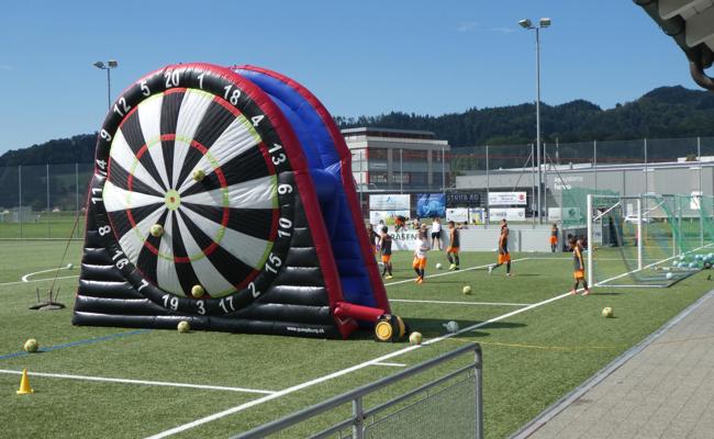 Dart statt Torwand