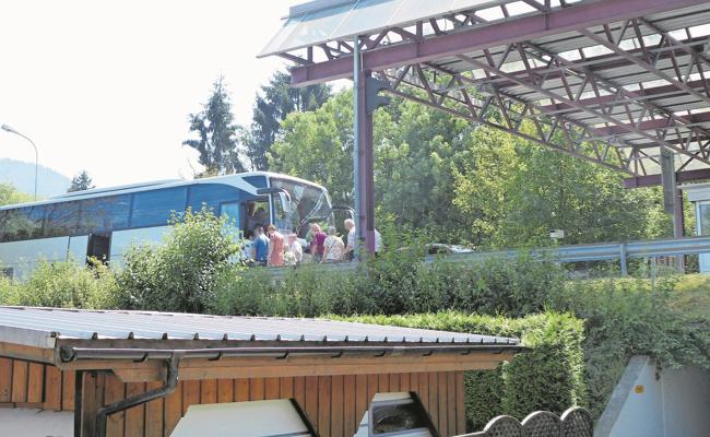 Fernbusse und das «Röntgenauto»