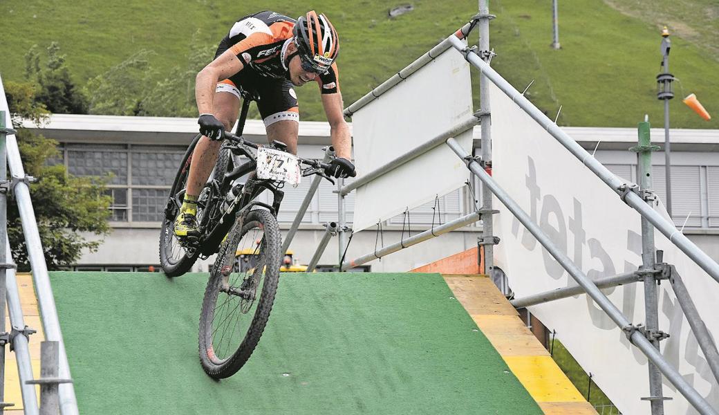 Jolanda Neff gewann den EM-Titel 2015. In diesem Jahr tritt sie als amtierende Weltmeisterin und Weltcupleaderin zu den kontinentalen Titelkämpfen an. 