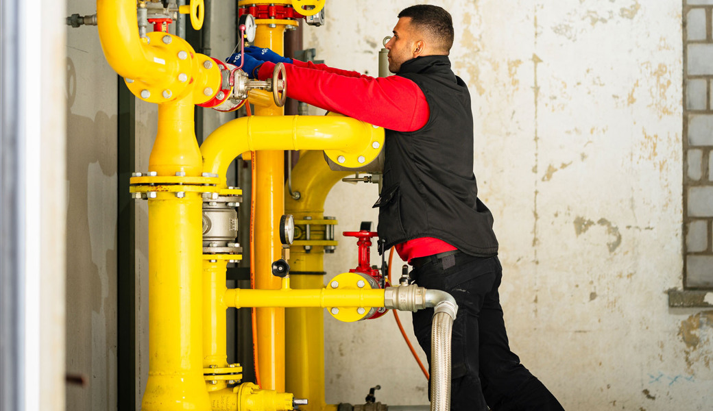 Gas ist Energieträger sowohl für Haushalte, als auch für die Industrie.