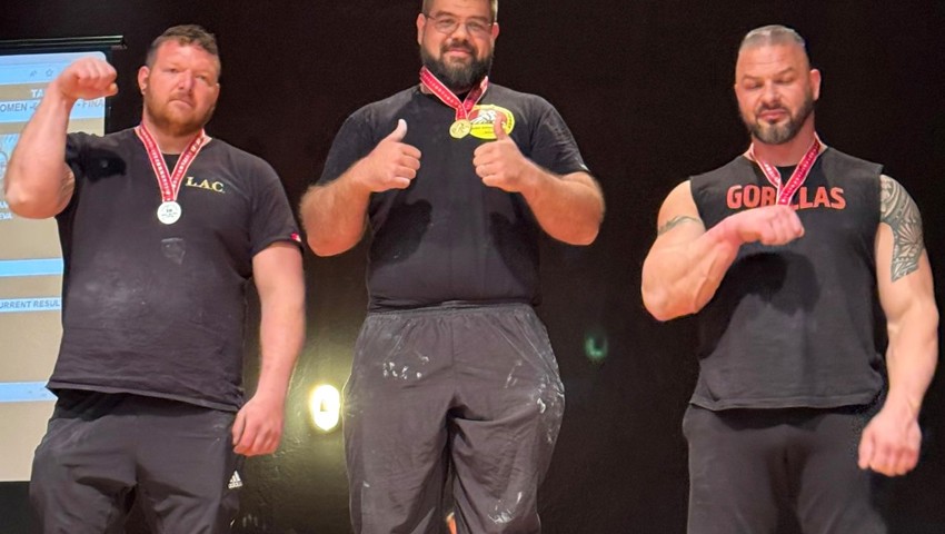 Giovanni Mazza (Mitte) durfte sich über einen Schweizer Meistertitel freuen. Giovanni Mazza (Mitte) durfte sich über einen Schweizer Meistertitel freuen.
