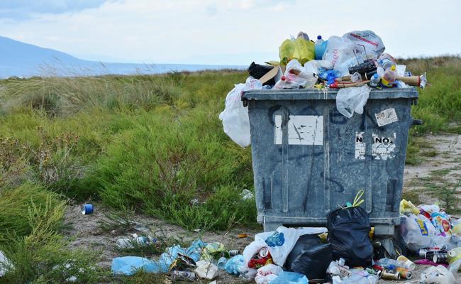 Strategie gegen den Plastikmüll: Die Schweizer ENESPA AG und die deutsche Biofabrik Technologies GmbH ermöglichen CO2-neutrales Kunststoffrecycling