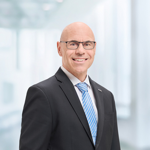 Markus Dubach, Mitglied der Direktion, markus.dubach@alpharheintalbank.ch 