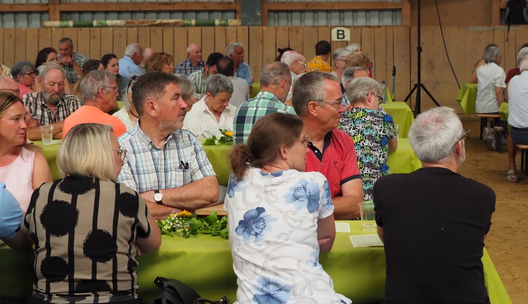 Rund 150 Gäste kamen und genossen die Gemeinschaft auf dem Storchenhof bei Kriessern. Bild: wi