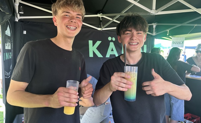 Schwitzen statt pauken: Openair Wiesental lockte Hunderte an